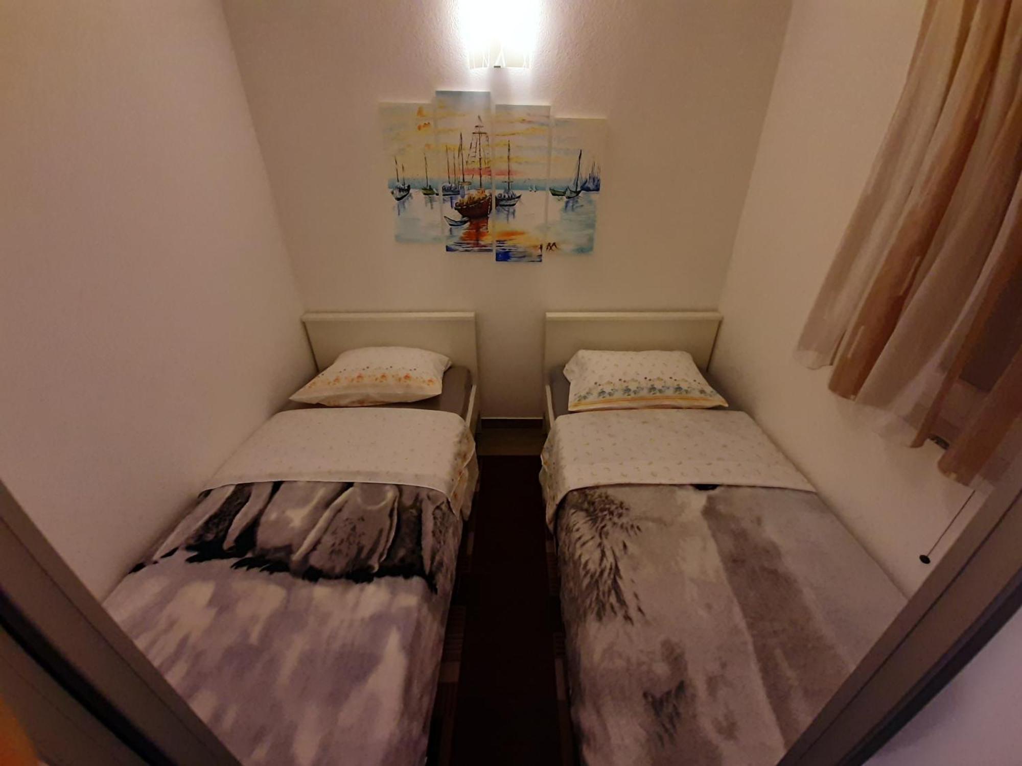Apartments Diana Vinisce Маріна Екстер'єр фото